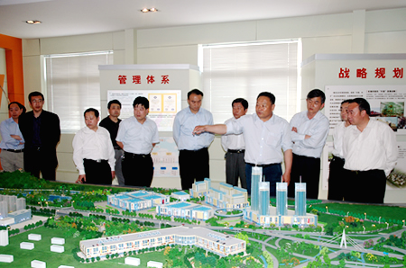 平阴县委、县当局辅导光临集团洽谈合作事宜