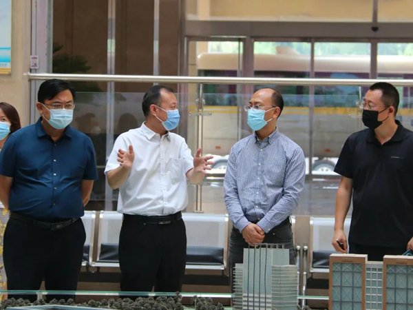 通辽市莱西市人民当局调研组到集团参观进建国度物流枢纽建设情况