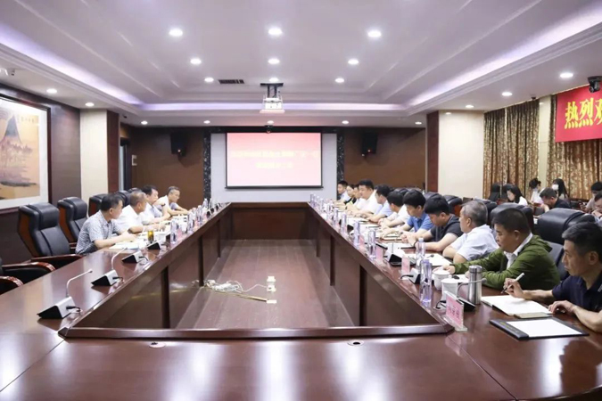 区政协主席潘广臣一行光临集团调研