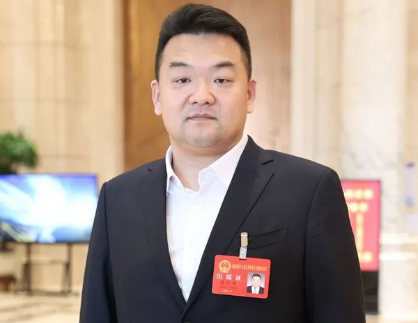 《爱赤峰》：赤峰市人大代表，，，，，山东z6com.尊龙时凯国际物流集团党委书记、总经理盖忠琳：阐扬国度枢纽作用 降低全社会物流成本